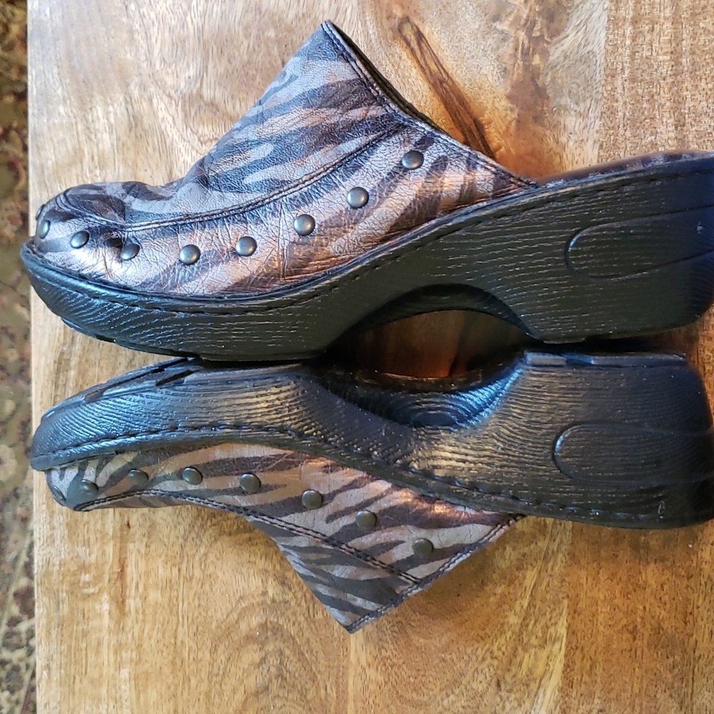 Born Metallic Tiger Animal Print Shoes - Picture 5 of 13